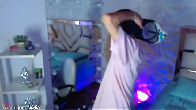 Snapshot of Jonesliam23 chatting on 02-24-26, 07:12 Jonesliam23 online show from 02-24-26, 07:12