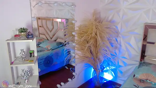 Snapshot of Jonesliam23 chatting on 02-28-26, 07:26 Jonesliam23 online show from 02-28-26, 07:26