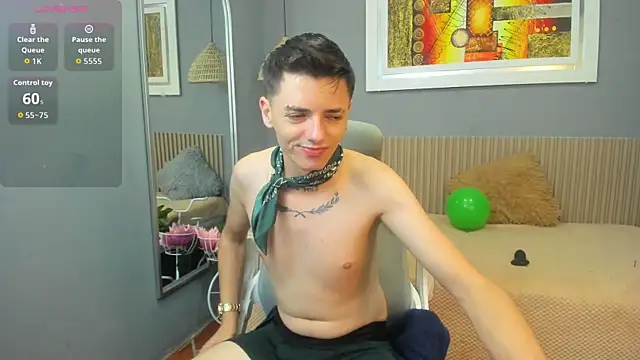 Snapshot of tossetrech chatting on 09-14-25, 03:27 tossetrech online show from 09-14-25, 03:27