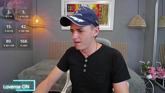 Snapshot of tossetrech chatting on 11-08-25, 03:18 tossetrech online show from 11-08-25, 03:18