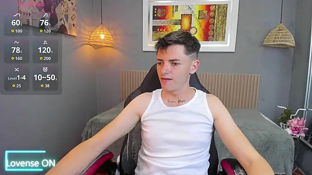 Snapshot of tossetrech chatting on 11-14-25, 03:16 tossetrech online show from 11-14-25, 03:16