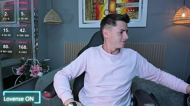 Snapshot of tossetrech chatting on 11-19-25, 03:17 tossetrech online show from 11-19-25, 03:17