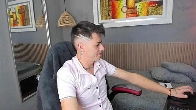 Snapshot of tossetrech chatting on 11-26-25, 02:56 tossetrech online show from 11-26-25, 02:56