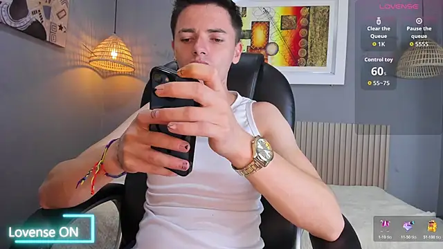 Snapshot of tossetrech chatting on 12-14-25, 03:34 tossetrech online show from 12-14-25, 03:34