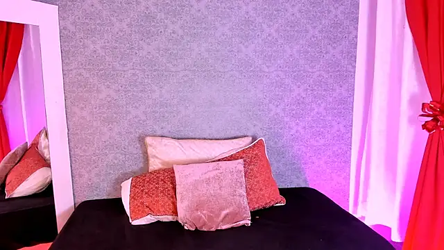 Snapshot of CatrinaRossi chatting on 01-05-25, 08:10 CatrinaRossi online show from 01-05-25, 08:10