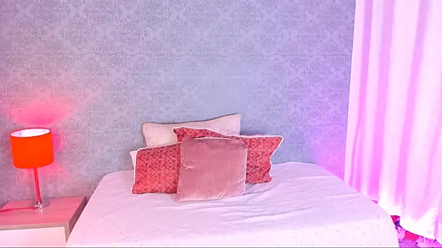 Snapshot of CatrinaRossi chatting on 01-15-25, 09:30 CatrinaRossi online show from 01-15-25, 09:30