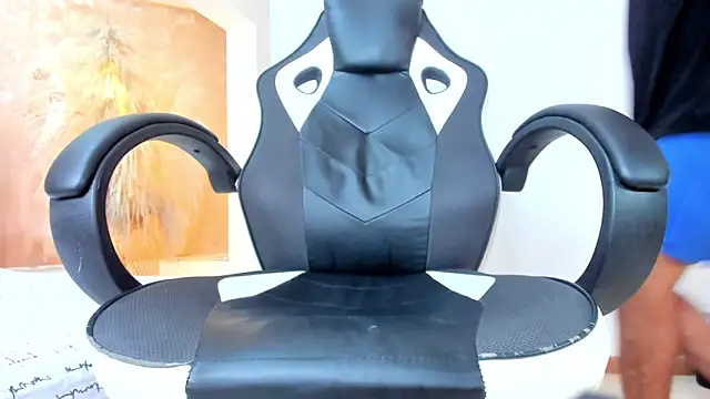 ANGEL NICOLAS online show from 02-12-25, 09:01