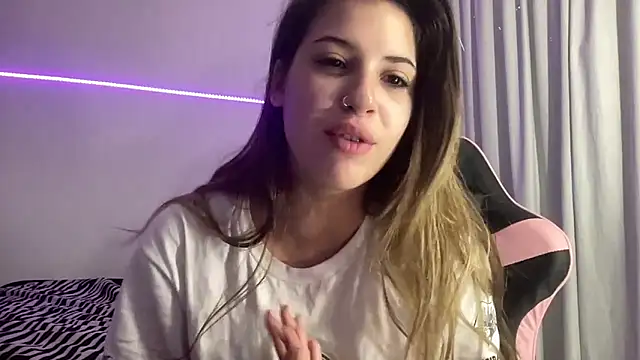 Snapshot of Lolykush chatting on 03-15-25, 07:16 Lolykush online show from 03-15-25, 07:16