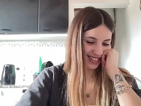 Snapshot of Lolykush chatting on 09-17-25, 05:25 Lolykush online show from 09-17-25, 05:25
