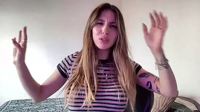 Snapshot of Lolykush chatting on 10-02-25, 06:59 Lolykush online show from 10-02-25, 06:59