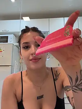 Snapshot of Lolykush chatting on 10-16-25, 08:54 Lolykush online show from 10-16-25, 08:54