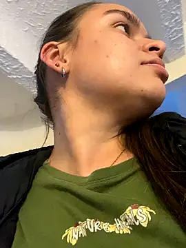 Snapshot of Nathaly00_ chatting on 10-15-25, 07:58 Nathaly00 online show from 10-15-25, 07:58