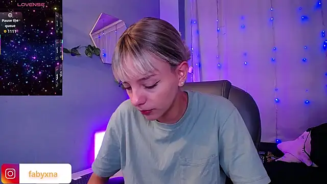 peyton golden1 online show from 10-31-25, 03:18