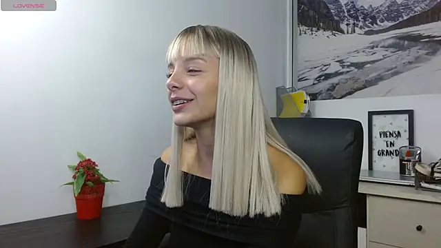 peyton golden1 online show from 11-03-25, 03:41