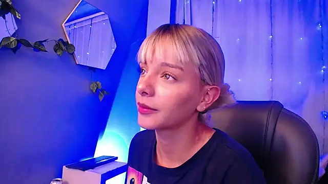 peyton golden1 online show from 11-11-25, 03:28