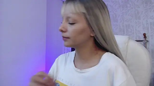 peyton golden1 online show from 12-05-25, 03:48