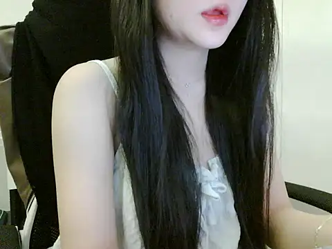 Yin-girl online show from 10-21-25, 06:19
