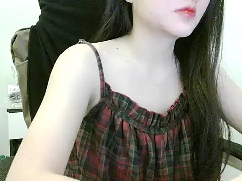 Yin-girl online show from 10-22-25, 06:40