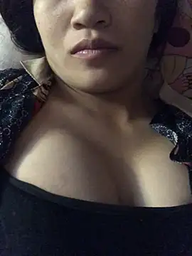 Snapshot of xotm chatting on 12-17-24, 02:33 xotm online show from 12-17-24, 02:33