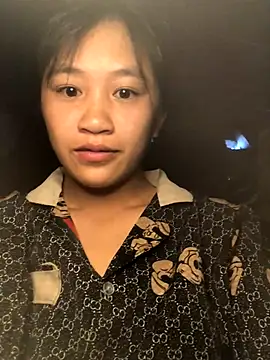 Snapshot of xotm chatting on 10-22-25, 11:26 xotm online show from 10-22-25, 11:26