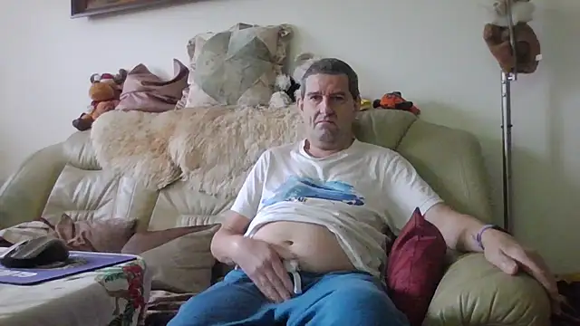 Snapshot of Lutzi1 chatting on 12-06-24, 11:00 Lutzi1 online show from 12-06-24, 11:00