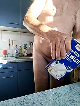 Snapshot of Lutzi1 chatting on 09-20-25, 06:36 Lutzi1 online show from 09-20-25, 06:36