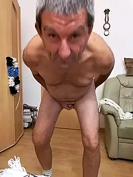 Snapshot of Lutzi1 chatting on 10-04-25, 07:12 Lutzi1 online show from 10-04-25, 07:12