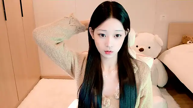 Snapshot of Xueb_J chatting on 12-09-24, 06:23 Xueb J online show from 12-09-24, 06:23