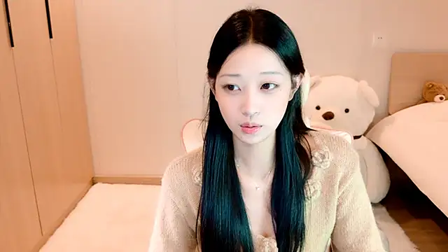 Snapshot of Xueb_J chatting on 12-09-24, 09:28 Xueb J online show from 12-09-24, 09:28