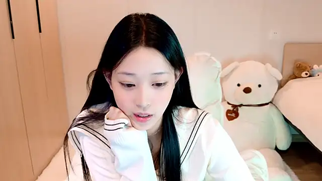 Snapshot of Xueb_J chatting on 01-18-25, 12:47 Xueb J online show from 01-18-25, 12:47