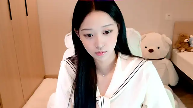 Snapshot of Xueb_J chatting on 01-22-25, 08:49 Xueb J online show from 01-22-25, 08:49