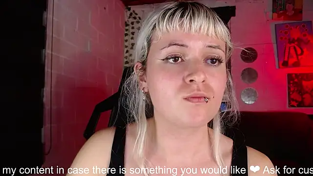 NEXT DOOR GIRL  online show from 02-05-25, 05:09