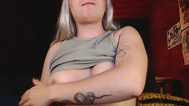 NEXT DOOR GIRL  online show from 03-20-25, 04:29