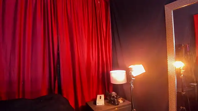 AvaLusty online show from 10-29-25, 03:14