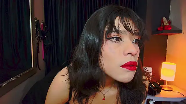 AvaLusty online show from 11-26-25, 04:41