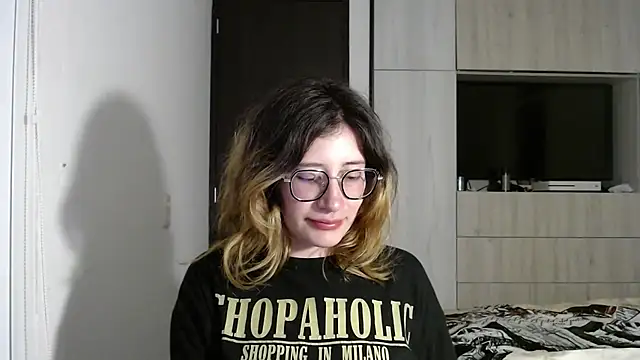 mariana124- online show from 12-17-24, 09:05