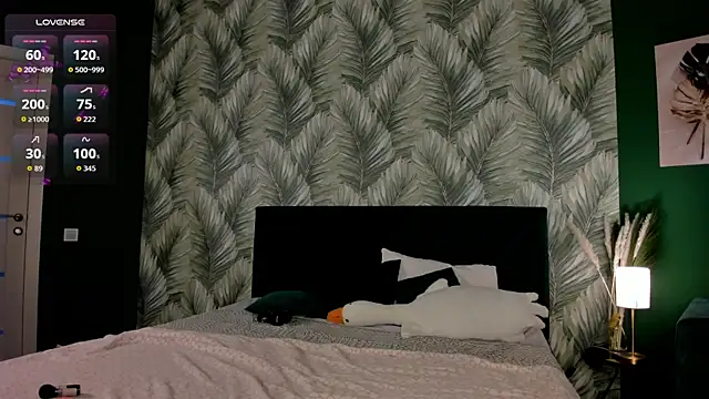 Vanessa Walters online show from 09-29-25, 02:16