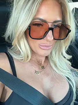 blondiluvsanal online show from 10-04-25, 10:19