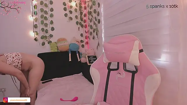 moonliiiight1 online show from 02-15-25, 08:11