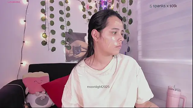 moonliiiight1 online show from 09-18-25, 09:06