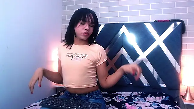 AndreaGil  online show from 02-24-25, 11:32