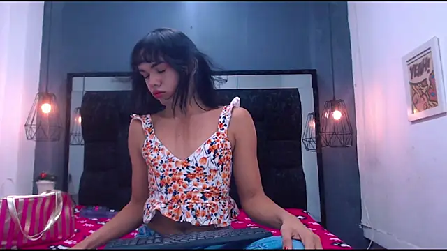 AndreaGil  online show from 09-12-25, 07:14