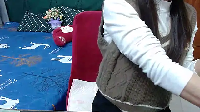 Snapshot of Cindy--Cici chatting on 02-18-25, 04:26 Cindy--Cici online show from 02-18-25, 04:26