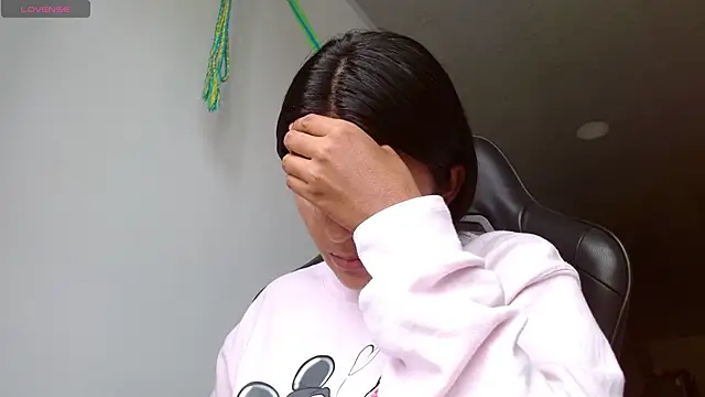 Snapshot of danna_peterson1 chatting on 10-29-25, 05:25 danna peterson1 online show from 10-29-25, 05:25