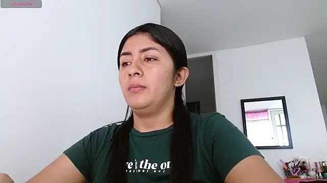 Snapshot of danna_peterson1 chatting on 12-04-25, 08:28 danna peterson1 online show from 12-04-25, 08:28