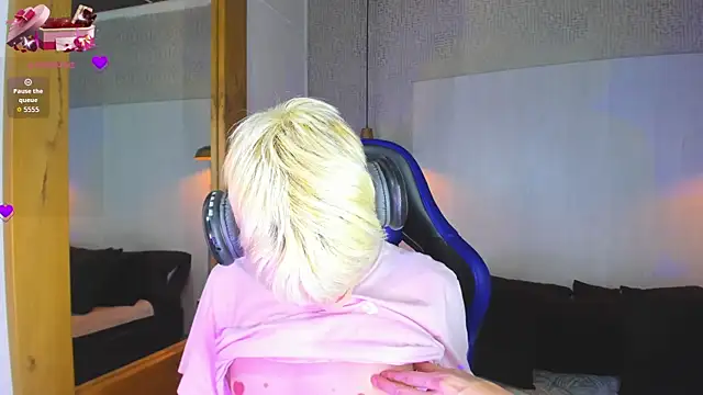 VladHellsing4 online show from 04-02-26, 03:31