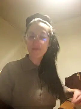 Snapshot of Afrania chatting on 10-25-25, 05:59 Afrania online show from 10-25-25, 05:59