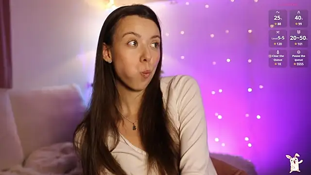 Snapshot of Goldy_Grace_ chatting on 01-28-25, 04:41 Goldy Grace online show from 01-28-25, 04:41