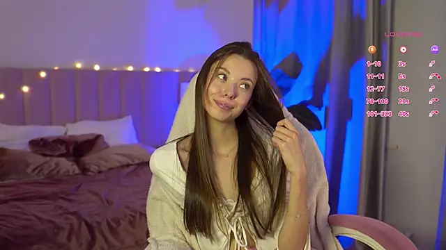 Snapshot of Goldy_Grace_ chatting on 09-19-25, 11:44 Goldy Grace online show from 09-19-25, 11:44