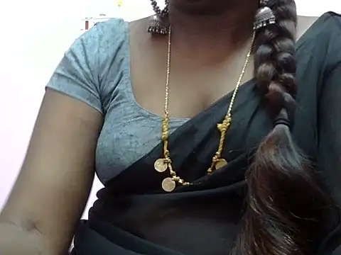 Hot akshara online show from 12-20-25, 03:41